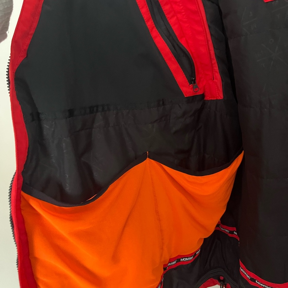 Montec Shell Zip to be repaired - Picture 4 of 7